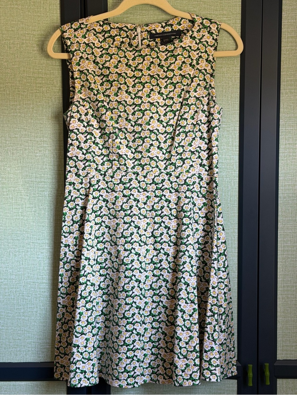 French Connection Daisy Print Cotton A-Line Skater Skirt Mini Dress, Size 6